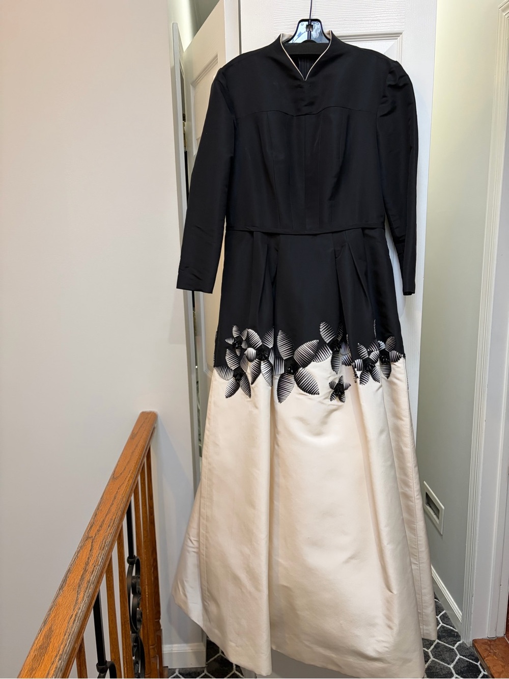 Carolina Herrera Elegant Black and Cream Floral A-Line Evening Dress